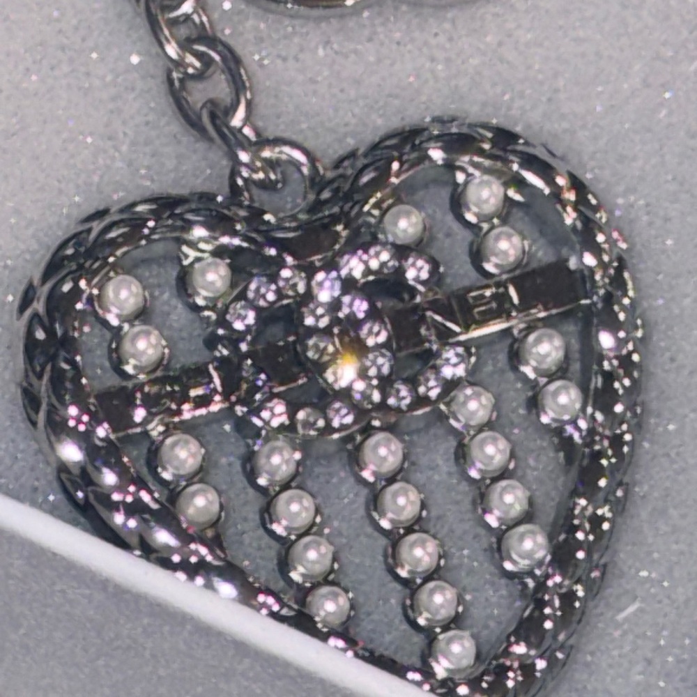 Silver Heart Keychain - Picture 6 of 6